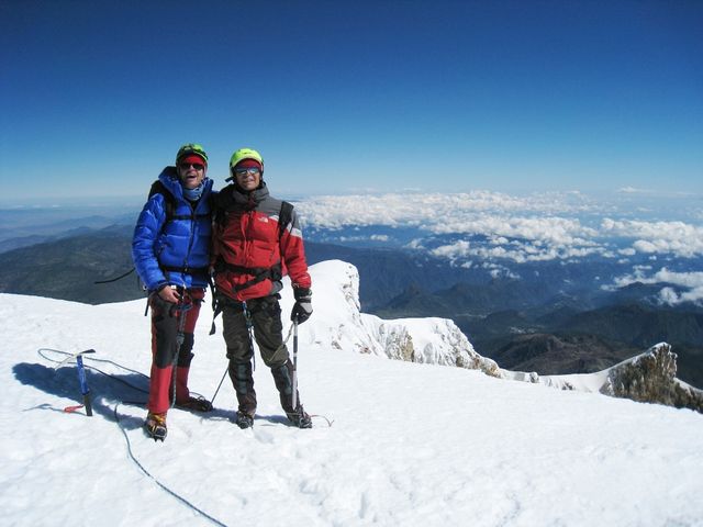 summit on Pico de Orizaba with hgmexico mountain guides 